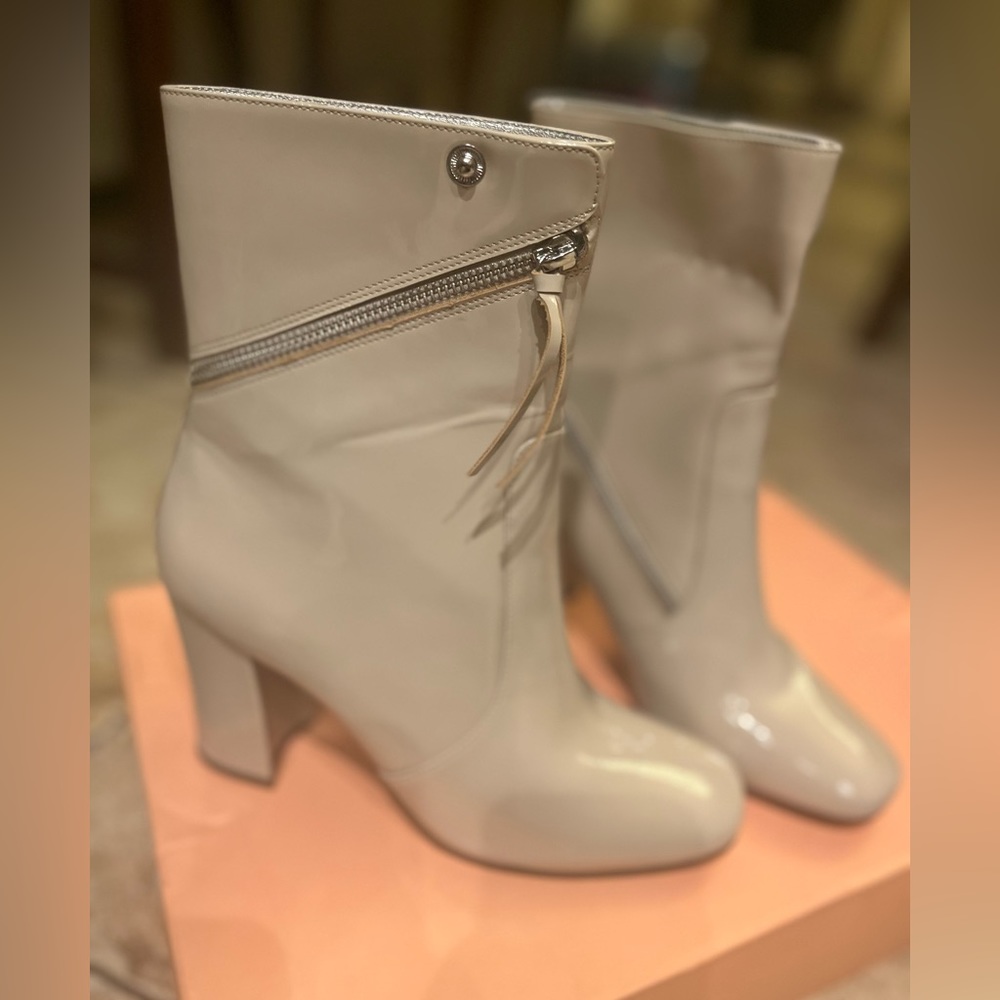 Nina New York beige heal boots